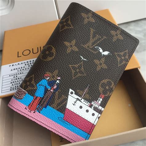 porta pasaporte louis vuitton rosa|Luxury Leather & Canvas Passport Covers .